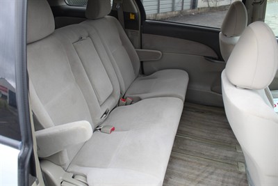 2006 Toyota Estima - Thumbnail