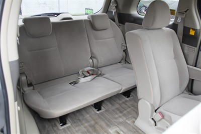 2006 Toyota Estima - Thumbnail
