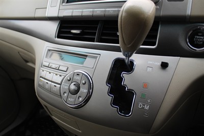2006 Toyota Estima - Thumbnail