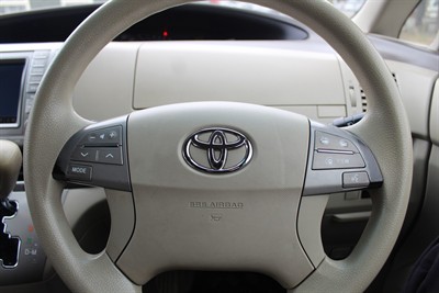 2006 Toyota Estima - Thumbnail