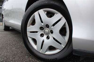 2006 Toyota Estima - Thumbnail