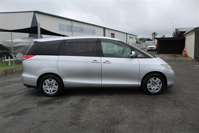 2006 Toyota Estima - Thumbnail