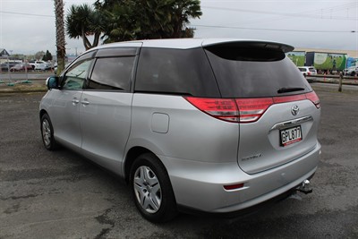 2006 Toyota Estima - Thumbnail
