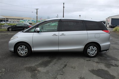 2006 Toyota Estima - Thumbnail