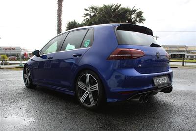 2014 Volkswagen Golf - Thumbnail
