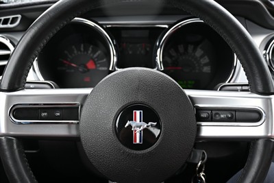 2005 Ford Mustang - Thumbnail