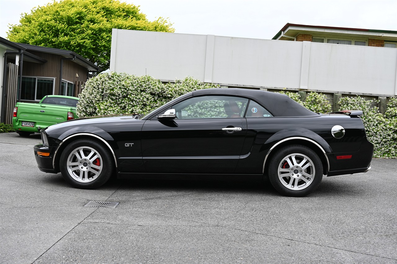 2005 Ford Mustang