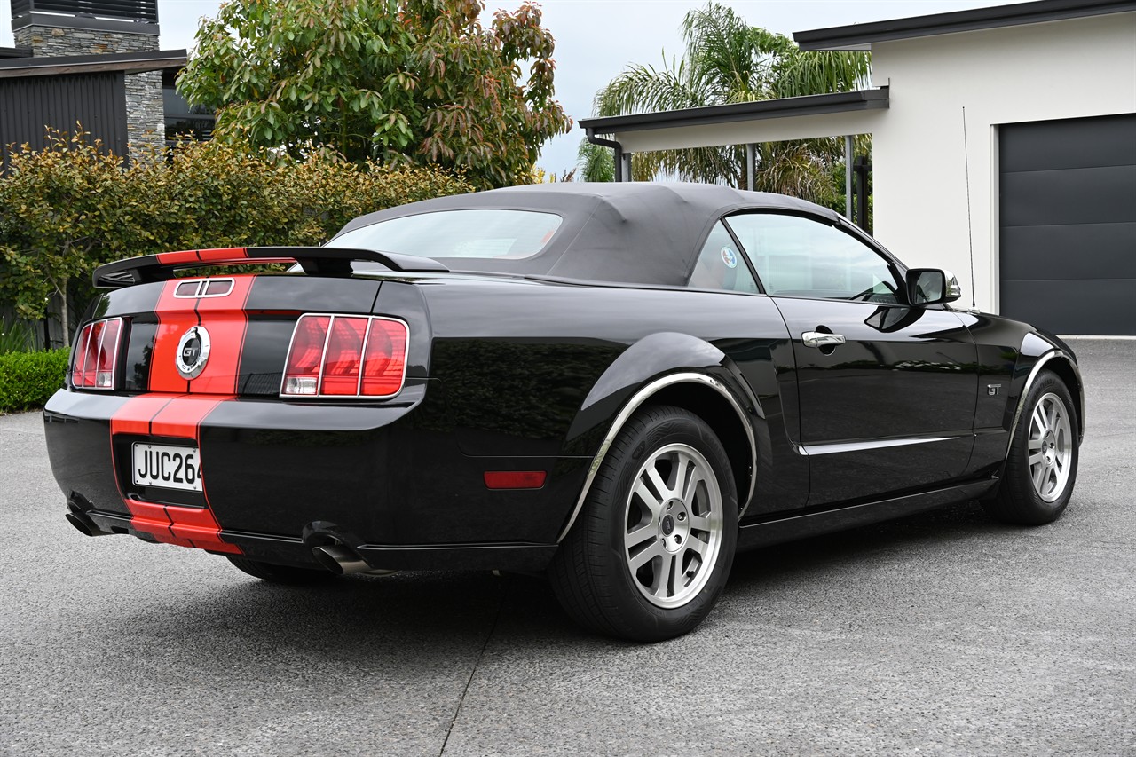 2005 Ford Mustang