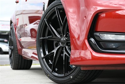 2016 Holden Commodore - Thumbnail