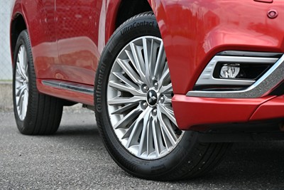 2018 Mitsubishi Outlander - Thumbnail