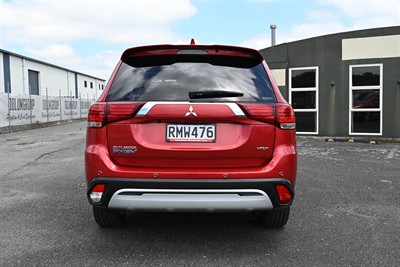 2018 Mitsubishi Outlander - Thumbnail