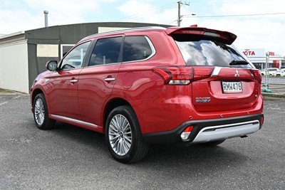 2018 Mitsubishi Outlander - Thumbnail