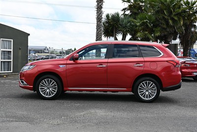 2018 Mitsubishi Outlander - Thumbnail