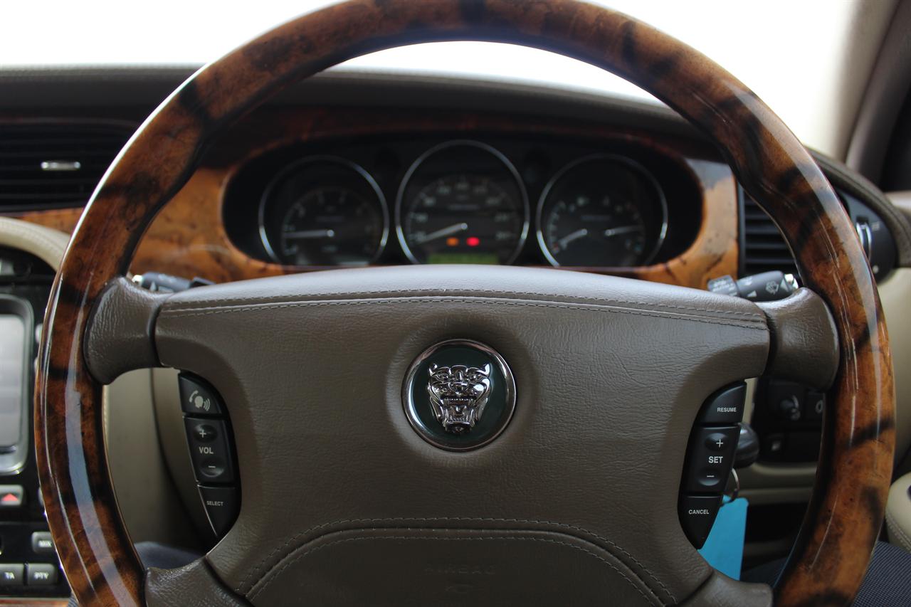 2006 Jaguar Xj8