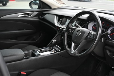 2020 Holden Commodore - Thumbnail