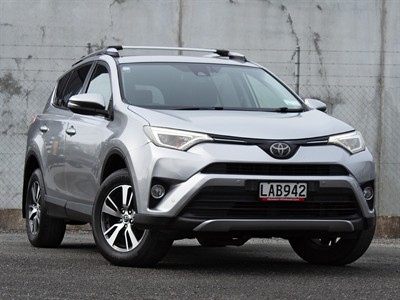 2017 Toyota Rav4 - Thumbnail