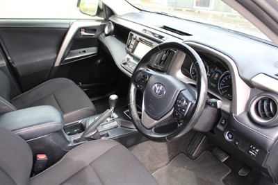 2017 Toyota Rav4 - Thumbnail