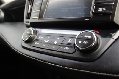 2017 Toyota Rav4 - Thumbnail