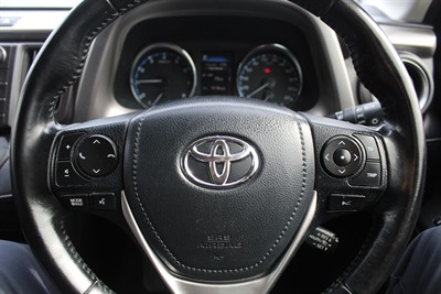 2017 Toyota Rav4 - Thumbnail