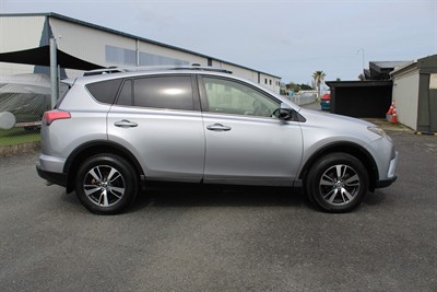 2017 Toyota Rav4 - Thumbnail