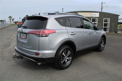 2017 Toyota Rav4 - Thumbnail