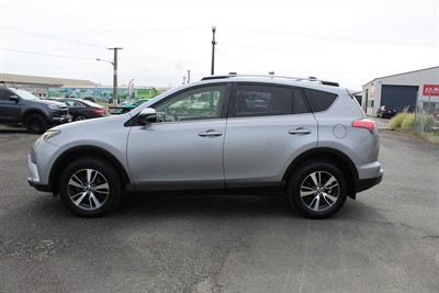 2017 Toyota Rav4 - Thumbnail