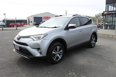 2017 Toyota Rav4 - Thumbnail