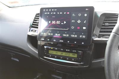 2015 Toyota Hilux - Thumbnail