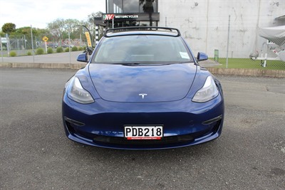 2022 Tesla Model 3 - Thumbnail