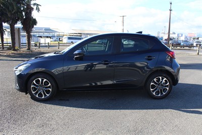 2018 Mazda Mazda2 - Thumbnail