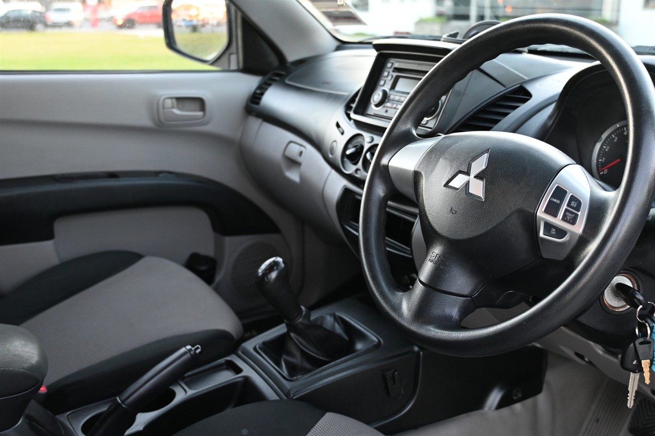 2013 Mitsubishi Triton