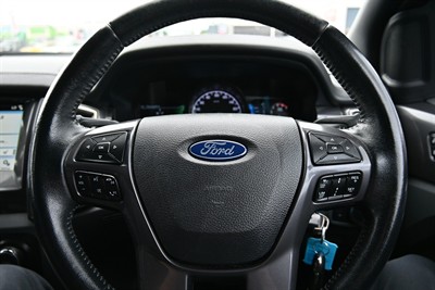 2017 Ford Everest - Thumbnail