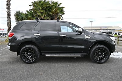 2017 Ford Everest - Thumbnail