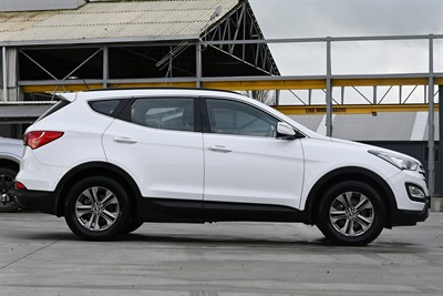 2014 Hyundai Santa Fe - Thumbnail