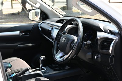 2017 Toyota Hilux - Thumbnail