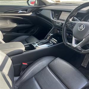 2019 Holden Commodore - Thumbnail