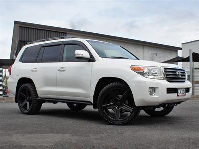 2014 Toyota Landcruiser - Thumbnail