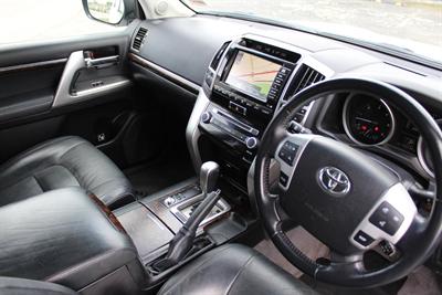 2014 Toyota Landcruiser - Thumbnail
