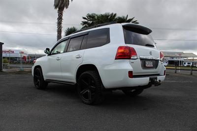 2014 Toyota Landcruiser - Thumbnail