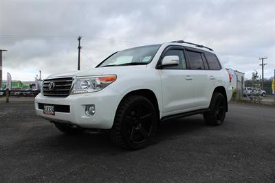 2014 Toyota Landcruiser - Thumbnail