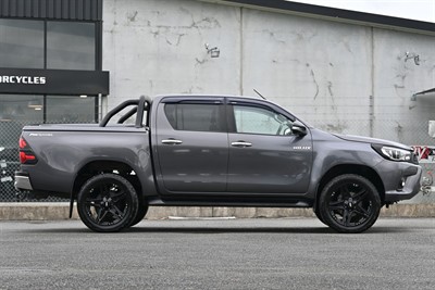 2017 Toyota Hilux - Thumbnail