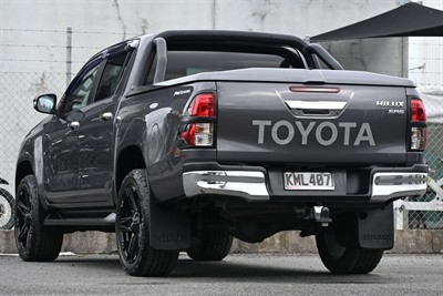 2017 Toyota Hilux - Thumbnail