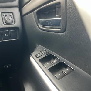 2019 Mitsubishi Pajero Sport - Thumbnail