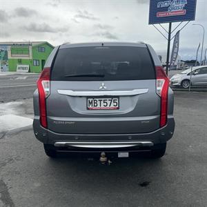 2019 Mitsubishi Pajero Sport - Thumbnail