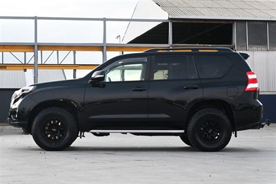 2013 Toyota Landcruiser Prado - Thumbnail