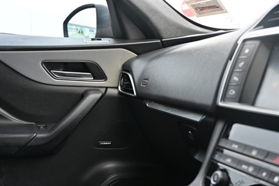 2017 Jaguar F-Pace - Thumbnail