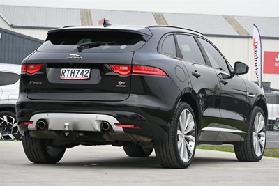 2017 Jaguar F-Pace - Thumbnail