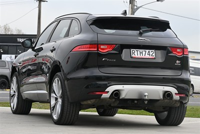 2017 Jaguar F-Pace - Thumbnail