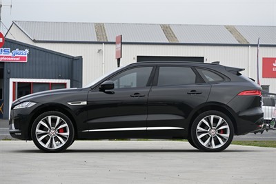2017 Jaguar F-Pace - Thumbnail