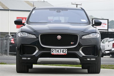 2017 Jaguar F-Pace - Thumbnail